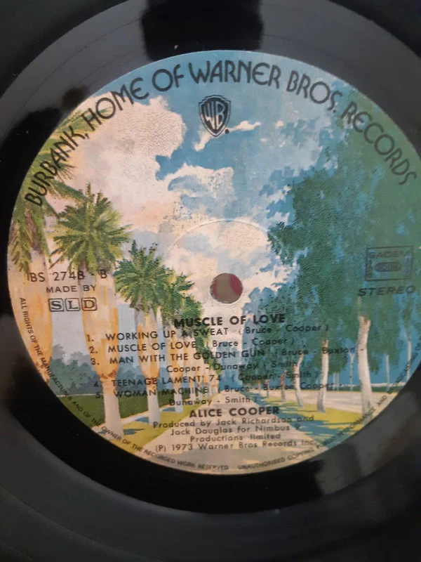Alice Cooper - Muscle Of Love (LP, Album) - Image 2