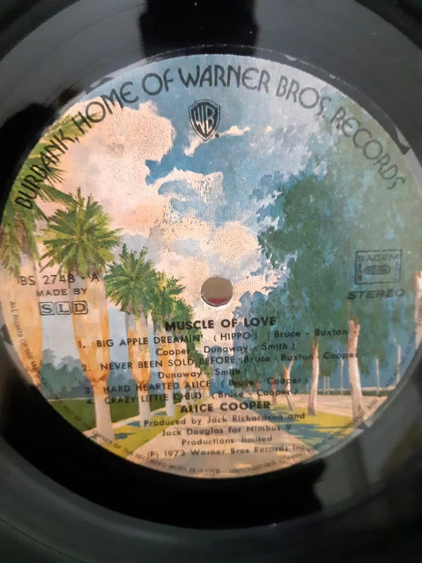 Alice Cooper - Muscle Of Love (LP, Album) - Image 3