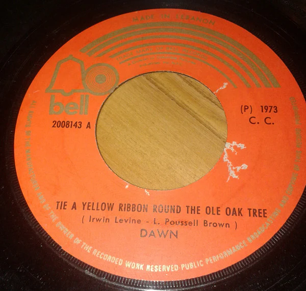 Dawn (5) - Tie A Yellow Ribbon Round The Ole Oak Tree / I Cen't Believe How Much I Love You (7")